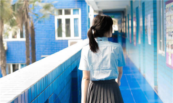 海港如何找到一个可以帮助我生孩子的女人？